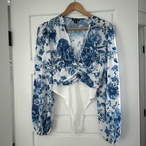 Boohoo Women's Blue and White Bodysuit NWOT